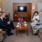 5c8b2f0d240000f7054d0f90