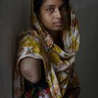 Rikta, de 27 años, trabaja en la tercera planta del edificio que se vino abajo. Le amputaron el brazo derecho tres días después de la tragedia.