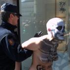 5c8af05d250000e203c9e27d