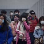 La peligrosa nube de humo cubre buena parte de las llanuras del norte de China, entre el mar de China Oriental y las montañas del oeste.