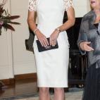 5c8a65b0260000f903fe4c2b