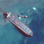 Una enorme mancha de petr&oacute;leo que amenaza las paradis&iacute;acas playas de Mauricio