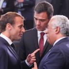 5c8a5458260000ea04fe36cf