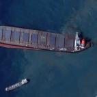 Una enorme mancha de petr&oacute;leo que amenaza las paradis&iacute;acas playas de Mauricio