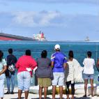 Una enorme mancha de petr&oacute;leo que amenaza las paradis&iacute;acas playas de Mauricio