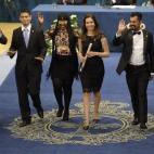 La subsecretaria de Estado para Asuntos Educativos y Culturales de Estados Unidos, Evan Ryan, celebra con algunos becarios Fullbright el galardón a la Cooperación Internacional.