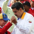 Bailando con su esposa