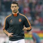 5c8b144a240000f404a4096b