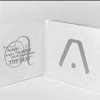 Después de pasar horas en la tienda escogiendo el disco, llegar a casa y poner el disco en el reproductor, llegaba la hora de ojear las páginas del 'cuaderno' guardado en la caja e ir leyendo las letras de las canciones según iban sonado. Col...