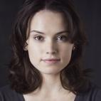 Es en principio la única incorporación femenina al nuevo reparto. Y su trayectoria es incluso más limitada que la de Boyega. Algún capítulo suelto en series británicas como la veterana Casualty y solo una película como actriz, una cinta d...