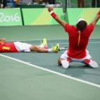 5c8a992e250000e203c93efe