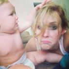 "Temos um cômodo só para brinquedos e tudo que ele quer é puxar meu cabelo."