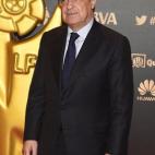 5c8b37bb2000009e04706bf6