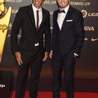 5c8b37c224000093024d2347