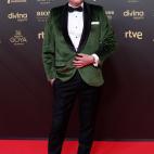 Con traje de Bere Casillas.