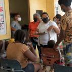 La sala de espera del centro de salud de Bajo Chiquito recibe a los grupos de migrantes y donde MSF los atiende seg&uacute;n la gravedad de su situaci&oacute;n. El Tap&oacute;n del Dari&eacute;n se ha convertido en los &uacute;ltimos meses en un...