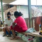 Los relatos de los pacientes, adem&aacute;s de versar sobre los peligros de la selva y la brutalidad de las bandas de criminales que los asaltan, incluyen el n&uacute;mero de personas que son incapaces de continuar el camino porque han sufrido f...