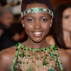 La actriz, vestida de Prada, en la gala del MET 2014 dedicada al diseñador Charles James.