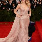 La actriz, vestida de Gucci Première, en la gala del MET 2014 dedicada al diseñador Charles James.