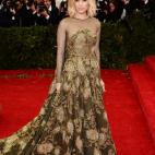 La actriz, de Valentino, en la gala del MET 2014 dedicada al diseñador Charles James.