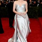 La actriz, de Oscar de la Renta, en la gala del MET 2014 dedicada al diseñador Charles James.