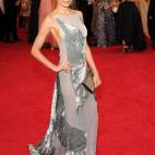 La diseñadora, en la gala del MET 2014 dedicada al diseñador Charles James, de Donna Karan.