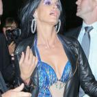 5c8b0e64240000f404a3fdbb