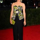 La actriz, de Kenzo, en la gala del MET 2014 dedicada al diseñador Charles James.