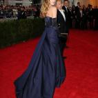 La actriz, de Jason Wu, en la gala del MET 2014 dedicada al diseñador Charles James.