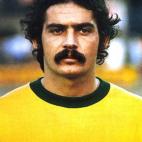 Selección: Brasil (1974) Nivel de bigote: Densidad: Equilibrio: Estilo: Conjunto de la obra: Al bigote de Rivelino se le relacionó siempre con su equilibrio y aerod...
