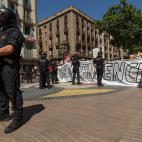 Despliegue policial por la concentraci&oacute;n contra S&aacute;nchez en el Liceo.