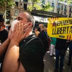 Manifestantes en la puerta del Liceo.