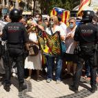Mossos d'Esquadra controlando la manifestaci&oacute;n.