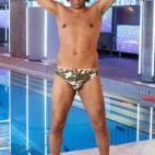 Exfutbolista. Jugó en el Betis y en el Valaldolid y ahora es comentarista deportivo en La Ser.