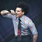 El representante de Francia, Twin Twin, canta su tema 'Moustache' en una gala previa al festival de Eurovisión 2014, que se celebrará en Copenhague (Dinamarca) el sábado 10 de mayo de 2014.