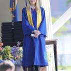 Emma Stone es la nueva chica de Spiderman en el reboot del superhéroe, y para la segunda parte ha tenido que vestirse de recién graduada. También ha puesto la voz a una de las cavernícolas de Los Crood. ¿Qué sorpresas aguardará el año qu...