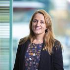 La hasta ahora directora general de Industria de la Conselleria de Empresa y Trabajo de la Generalitat, Nat&agrave;lia Mas, ha sido nombrada este domingo consellera de Econom&iacute;a y Hacienda, tras ocupar varios altos cargos econ&oacute;micos...