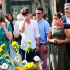 Los familiares de las v&iacute;ctimas mortales del atentado del 17 de agosto del a&ntilde;o pasado en Barcelona y Cambrils (Tarragona) han protagonizado esta ma&ntilde;ana una sobria y emocionada ofrenda floral.