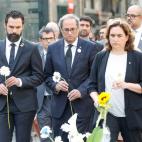 El presidente del parlamento catal&aacute;n, Roger Torrent (izq), el presidente catal&aacute;n, Quim Torra (centro), y la alcaldesa de Barcelona, Ada Colau, este viernes.