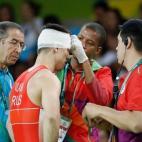 5c8b2f38250000e203ca40c4