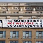 Una de las pancartas desplegadas contra la presencia del rey en los actos.
