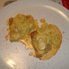 Estos crepes salados se pueden rellenar con pupunha y piña enlatados. Te sorprenderá el contraste con la cebolla, el queso crema y el pimentón. Consulta la receta completa en CookPad.