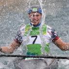 5c8b2fd022000033001a7f4e