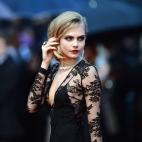 5c8ab882360000a61b6bf142