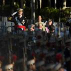 Los reyes y el presidente S&aacute;nchez, durante el desfile del D&iacute;a de la Fiesta Nacional, en Madrid.