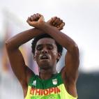 5c8b301f2400000a05a44e44