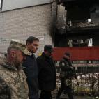 El presidente del Gobierno, Pedro Sánchez, en su visita este jueves a la ciudad de Borodianka.