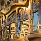 Barcelona es sinónimo de modernidad y recorrer sus calles es pura inspiración. Eixample o las calles del Raval son el escenario donde discurre parte de la escena LGBT que se reparte por toda la ciudad. Además, está muy cerca de Sitges, otro ...