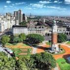 San Telmo y Recoleta son los barrios por excelencia donde se encuentran los principales focos de encuentro gay. Pero es que Buenos Aires enamora por muchos motivos: su vida nocturna y cultural son un referente en toda América Latina. En esta c...