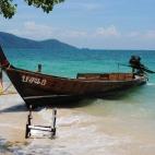 Tailandia ha sido históricamente un país abierto a la comunidad gay, pero lo de Phuket va más allá. En la paradisíaca isla se celebra cada año un festival LGTB cuyos fondos son íntegramente recaudados para esta causa, así como para la er...